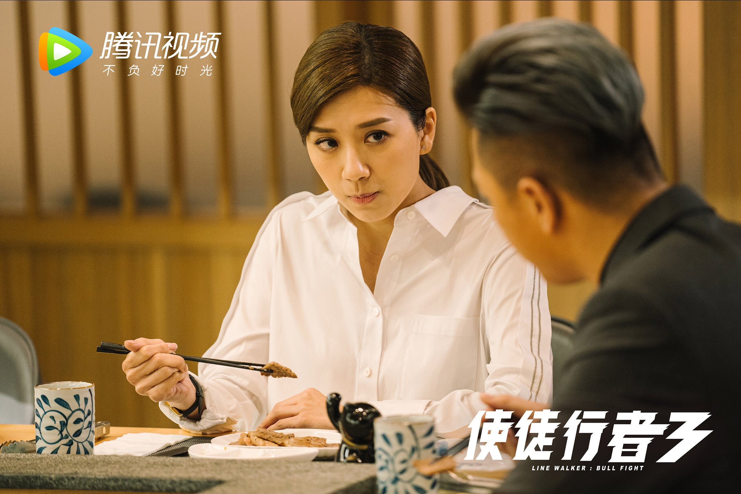 “水上救生:三叉湖游泳馆考验勇气与技巧的极限时刻”