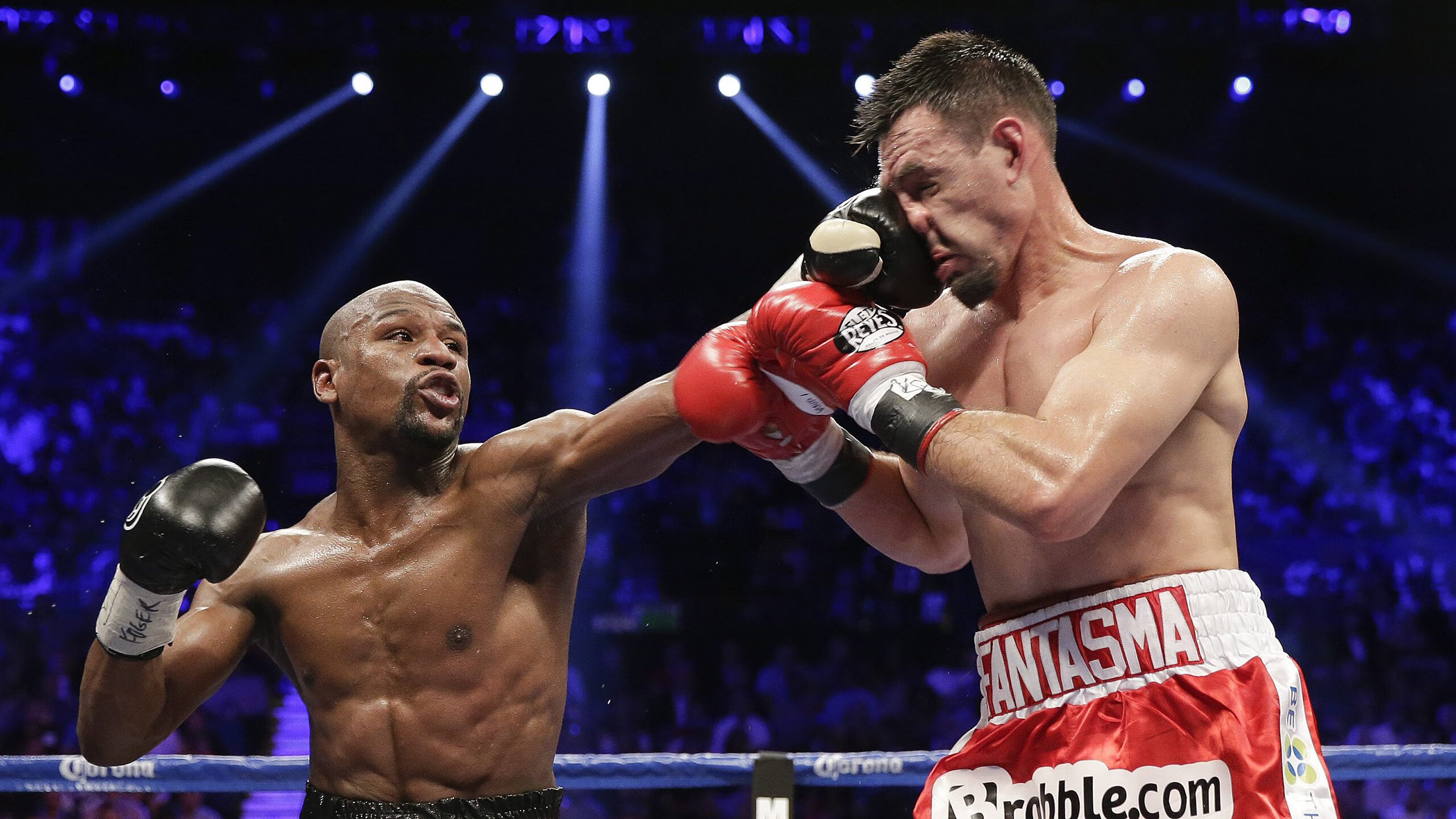 欧冠小组赛：塞维利亚5比4险胜里昂 九球大战刷新本轮观赏度